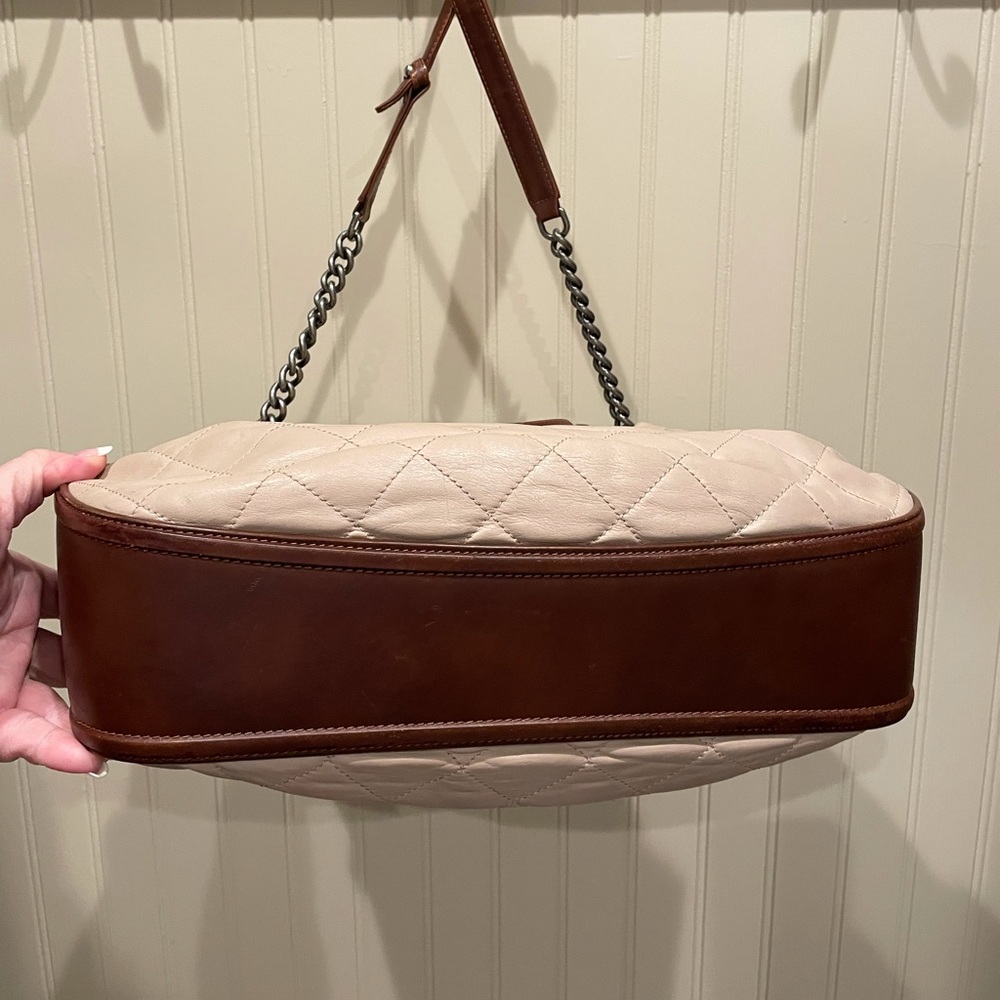 ❌SOLD❌ CHANEL, AUTHENTIC…Two Tone Leather - Picture 6 of 10